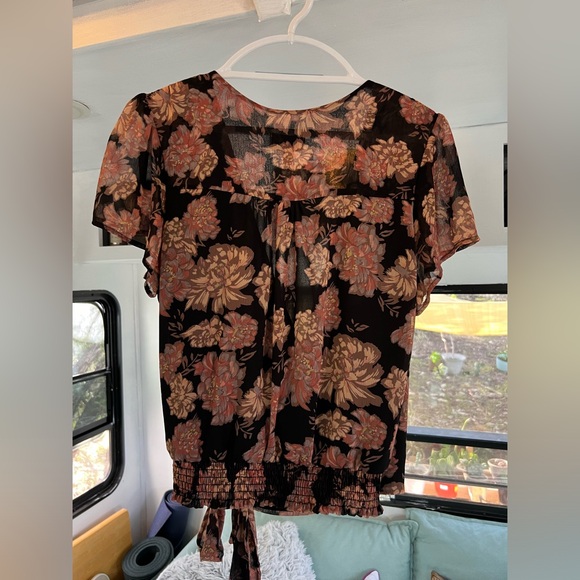 Gorgeous Tie in Front Blouse by Veronica M (size: L) - Picture 2 of 4